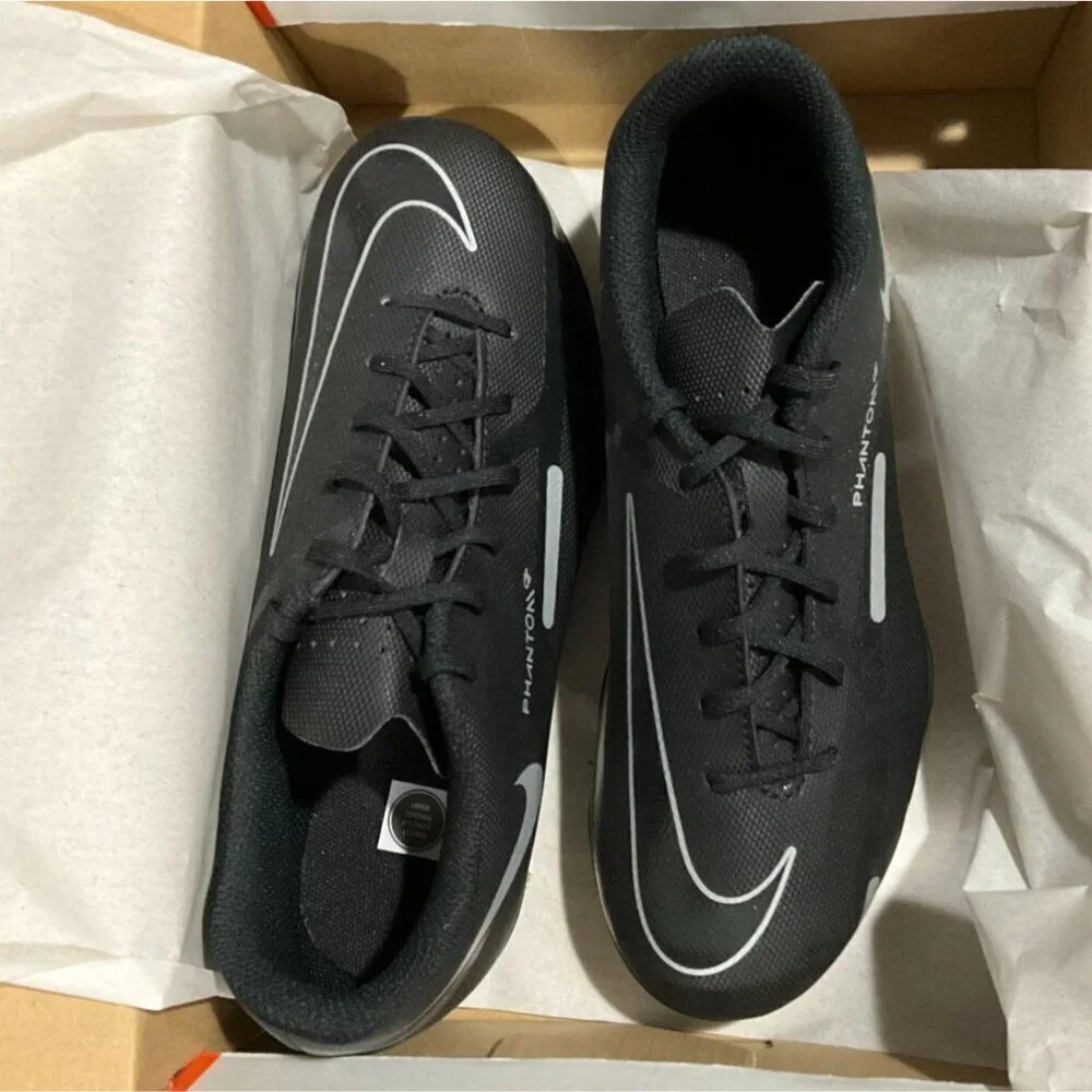 Nike Jr Phantom GT2 Club MG/FG Youth Soccer Cleats Size 5Y Black/Metallic/Silver